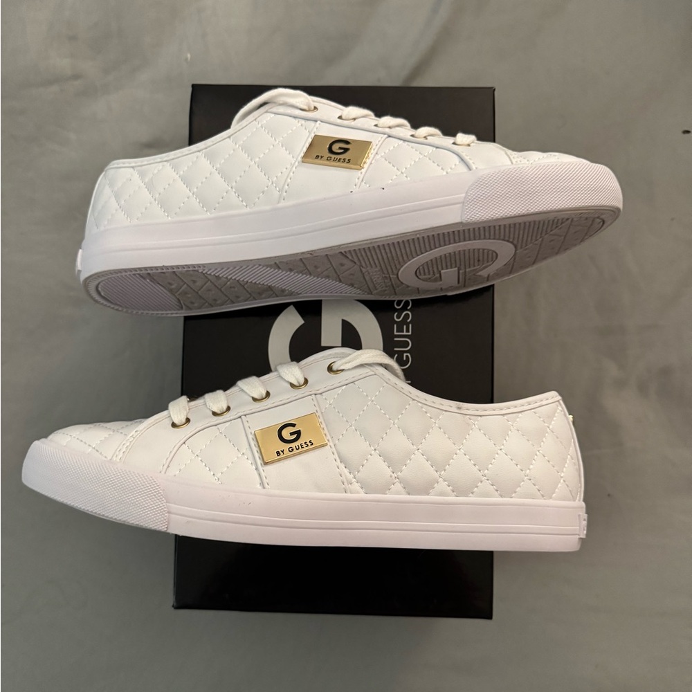 G BY GUESS GG BACKER 2 Women’s Size 9.5 White Quilted Leather Sneakers